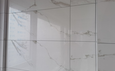 淋浴的美縫裂開了